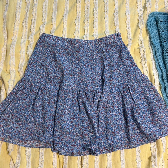 floral patterned skirt - Picture 1 of 2